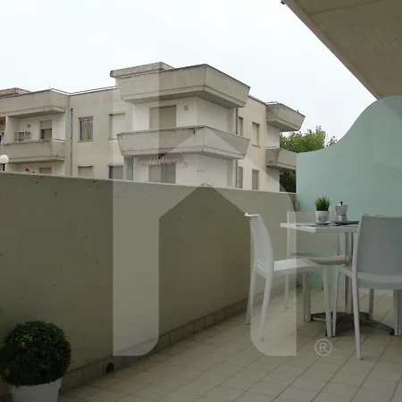 Homiday - Felicioni Lägenhetshotell Alba Adriatica