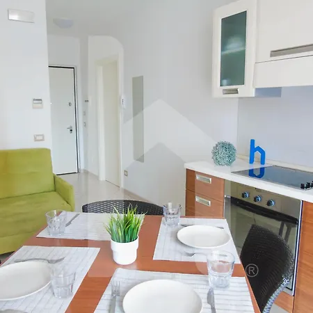 Homiday - Felicioni アパートホテル アルバ・アドリアティカ